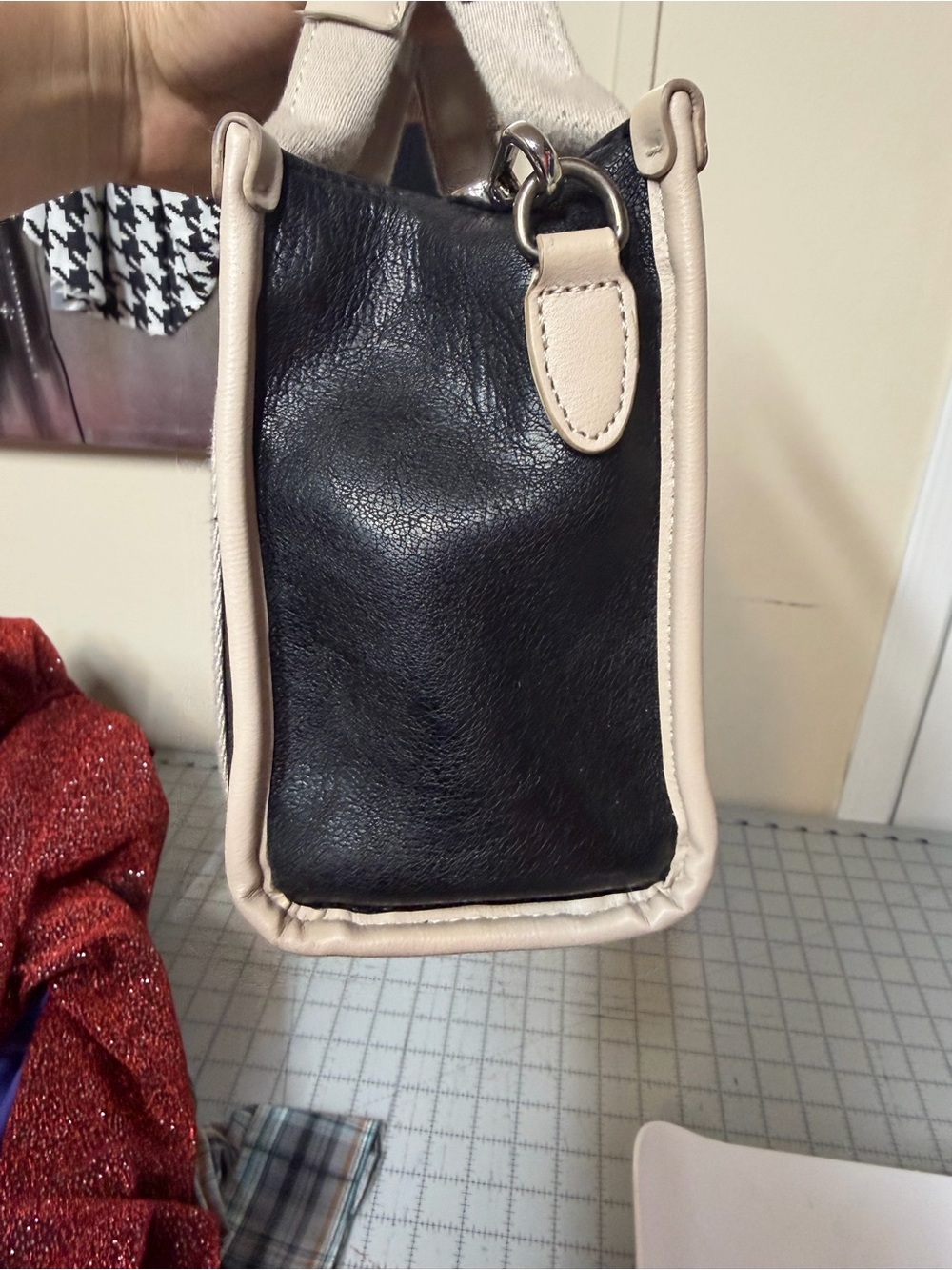 Wrangler Black and Cream Crossbody Tote - Picture 15 of 16